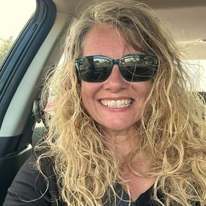 Meet your Posher, Mishele